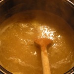 Birnenmarmelade im Kochtopf