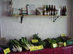 schoener Hofladen bei Gaertnerei Wildwuchs